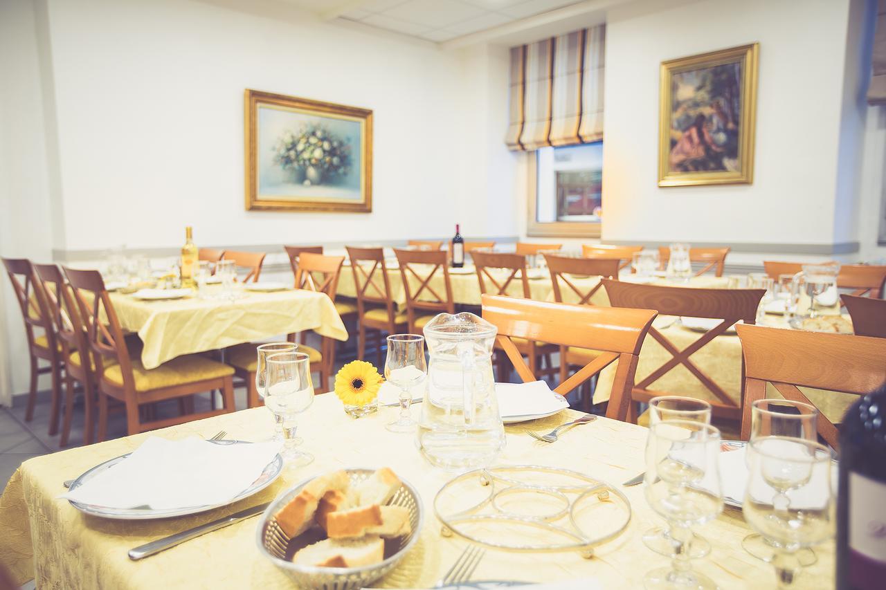 Hotel Notre Dame De France ルルド エクステリア 写真